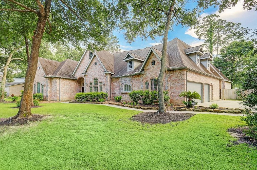 4 Charis Pl, Spring, TX 77388