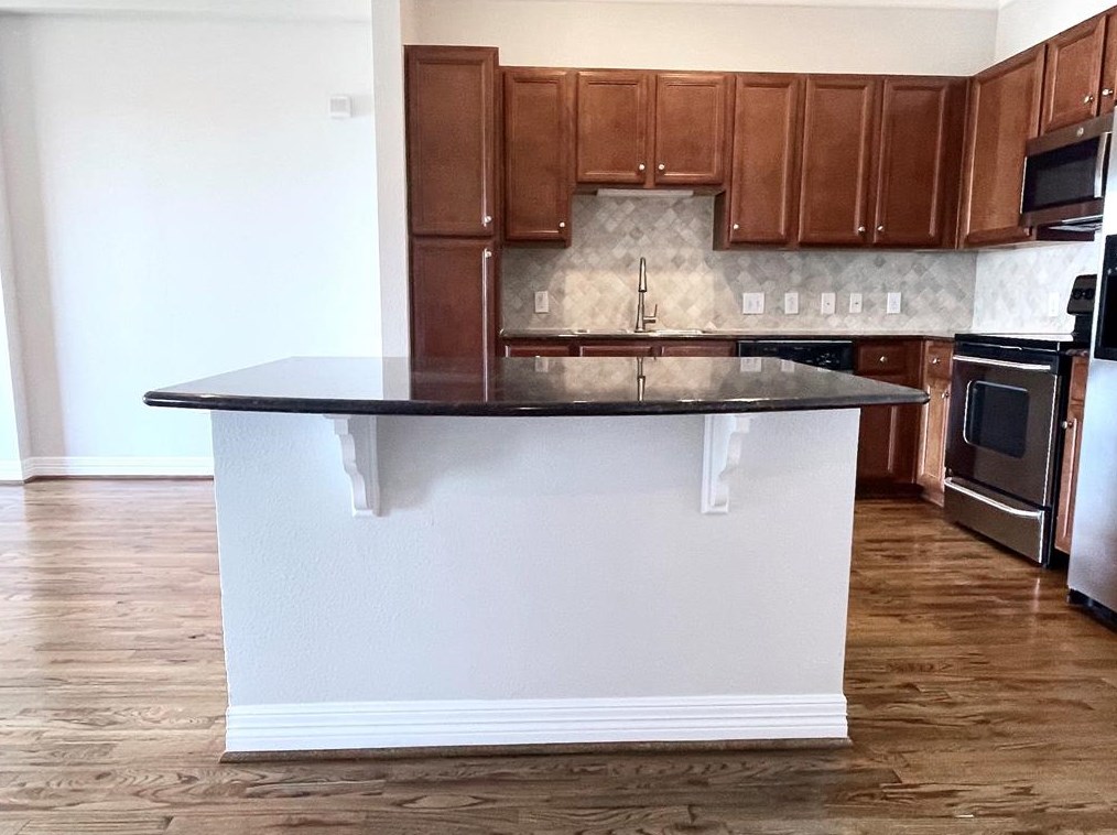2323 Mccue Rd #2206b, Houston, TX 77056