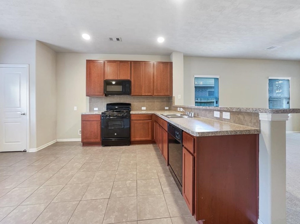 4 Garden Ridge Ct, Manvel, TX 77578