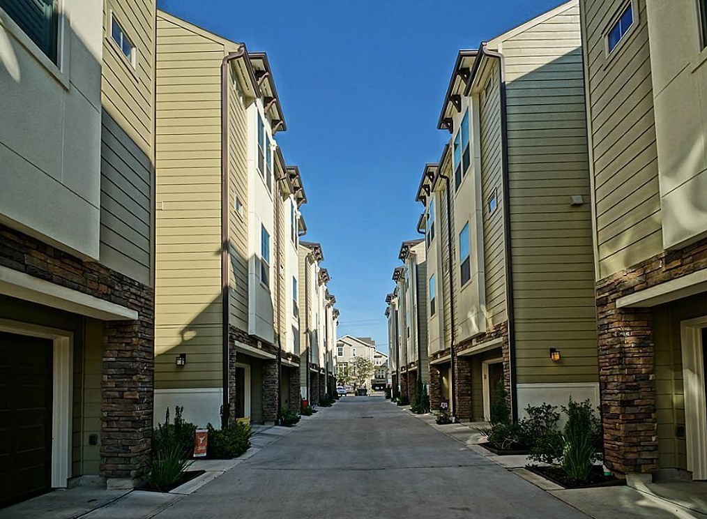 2417 Beall St, Houston, TX 77008-1837