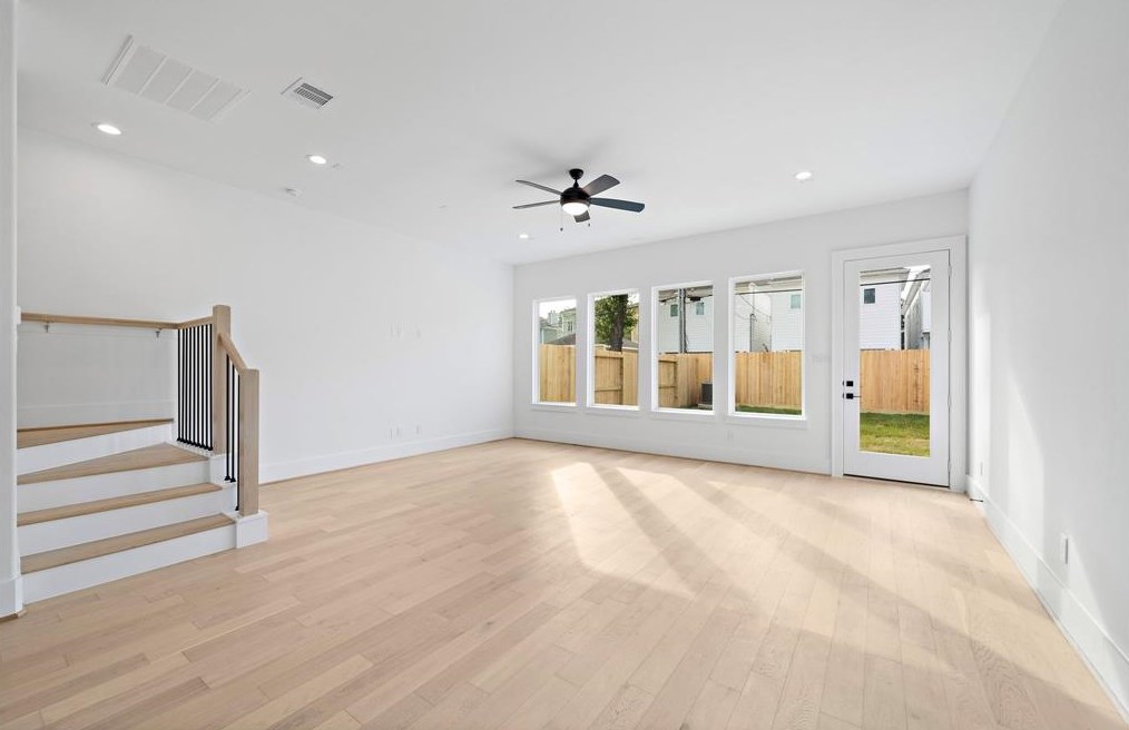 916 Nadine, Houston TX  77009-2443 exterior