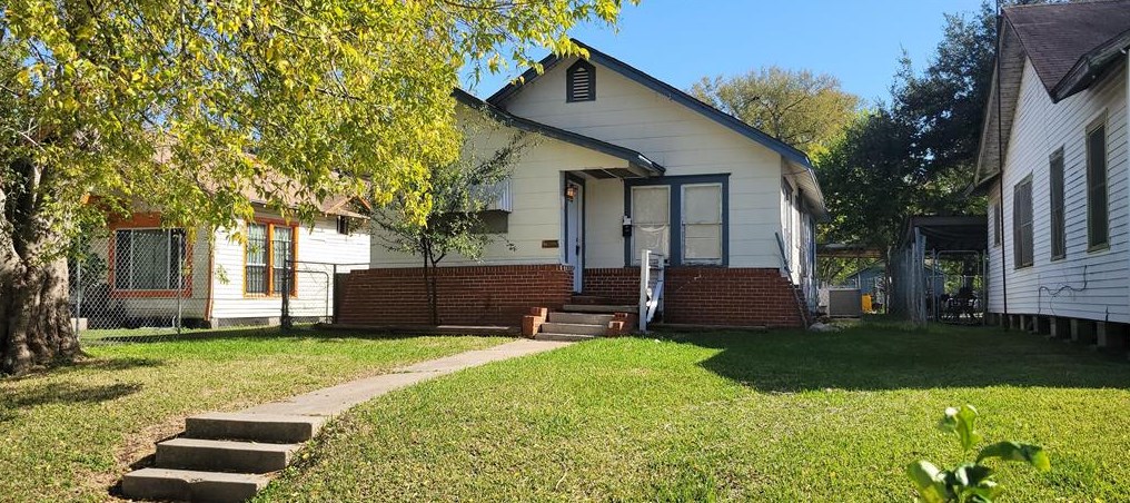 2116 New Jersey St, Baytown TX  77520-6050 exterior