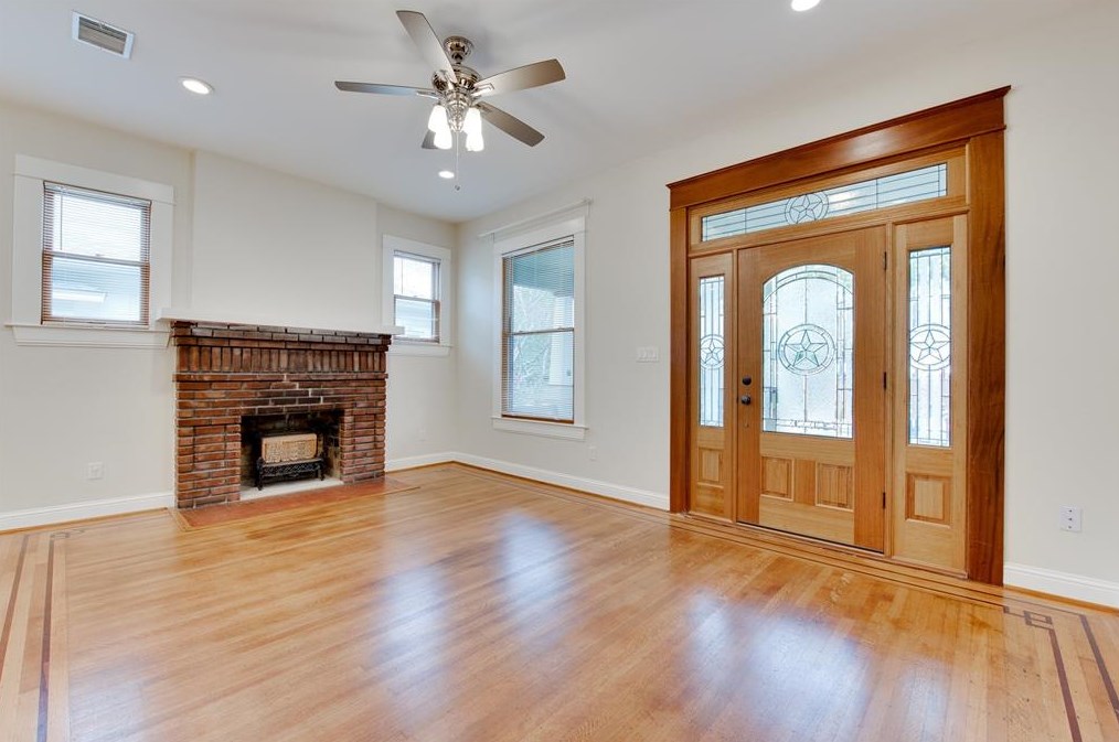 401 Willard St, Houston TX  77006-2145 exterior