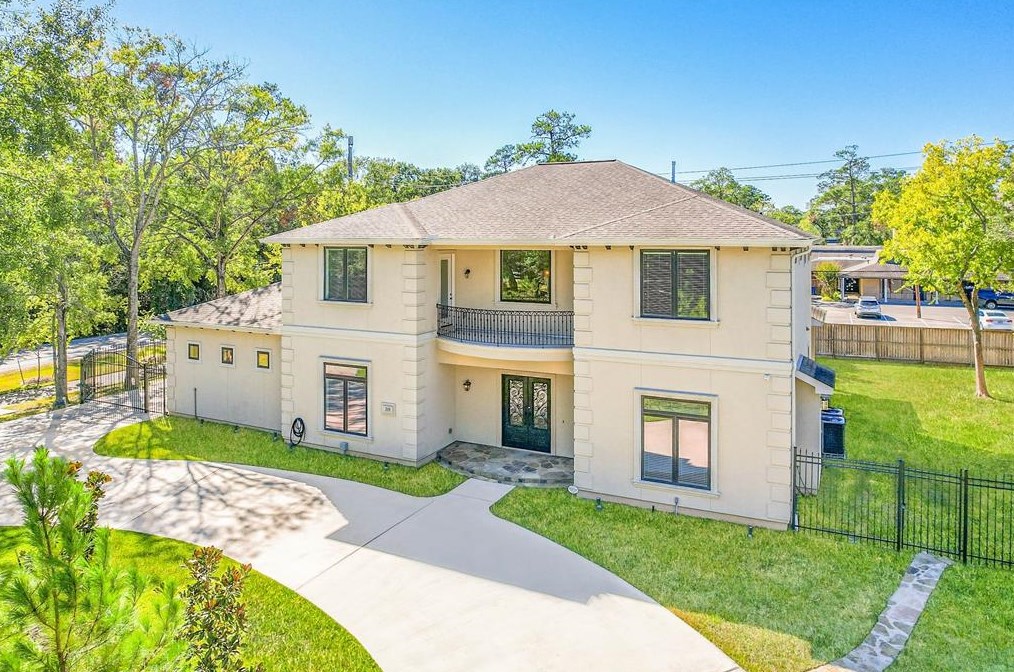 201 Mayerling Dr, Houston, TX 77024