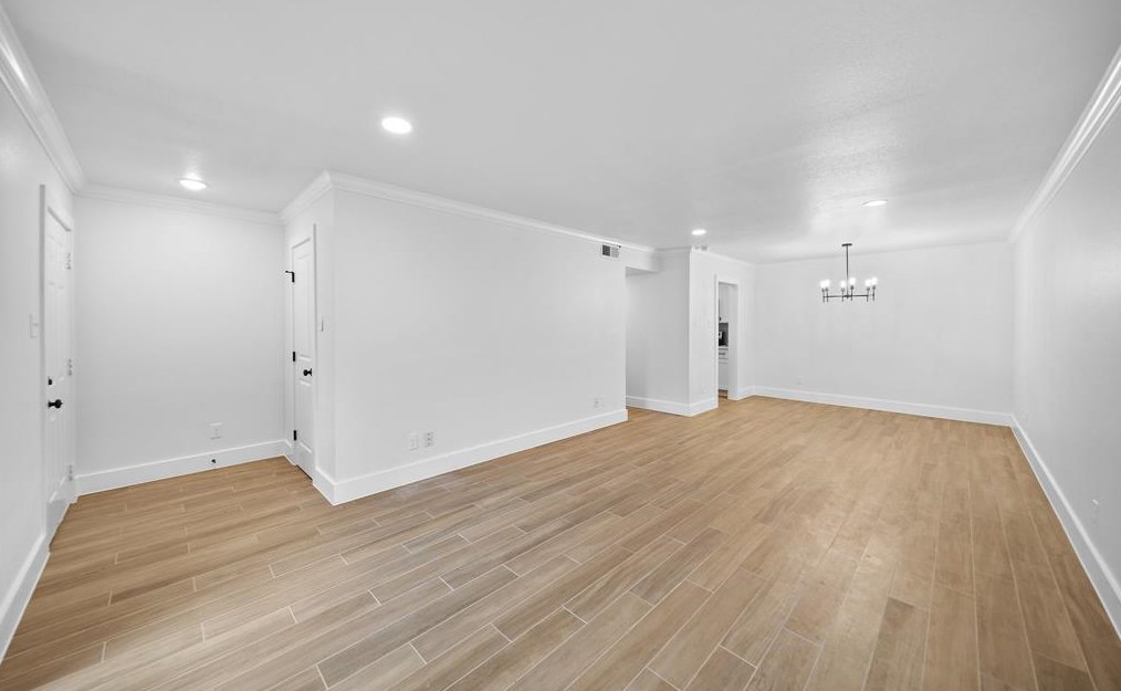 4645 Wild Indigo St Apt 364, Houston, TX 77027
