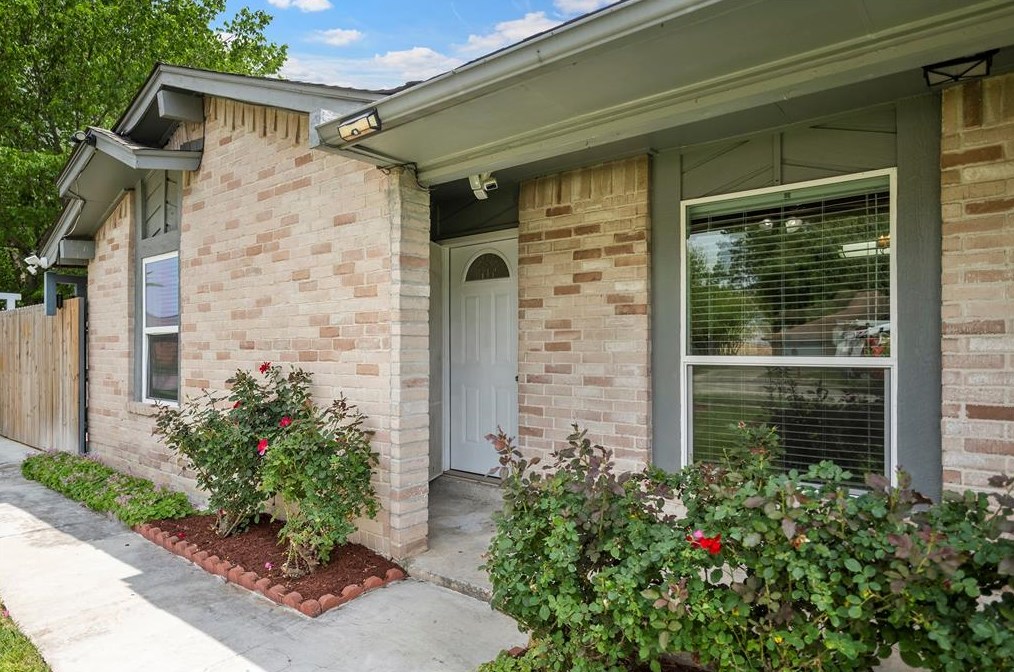 12718 Summer Mill Dr, Houston, TX 77070