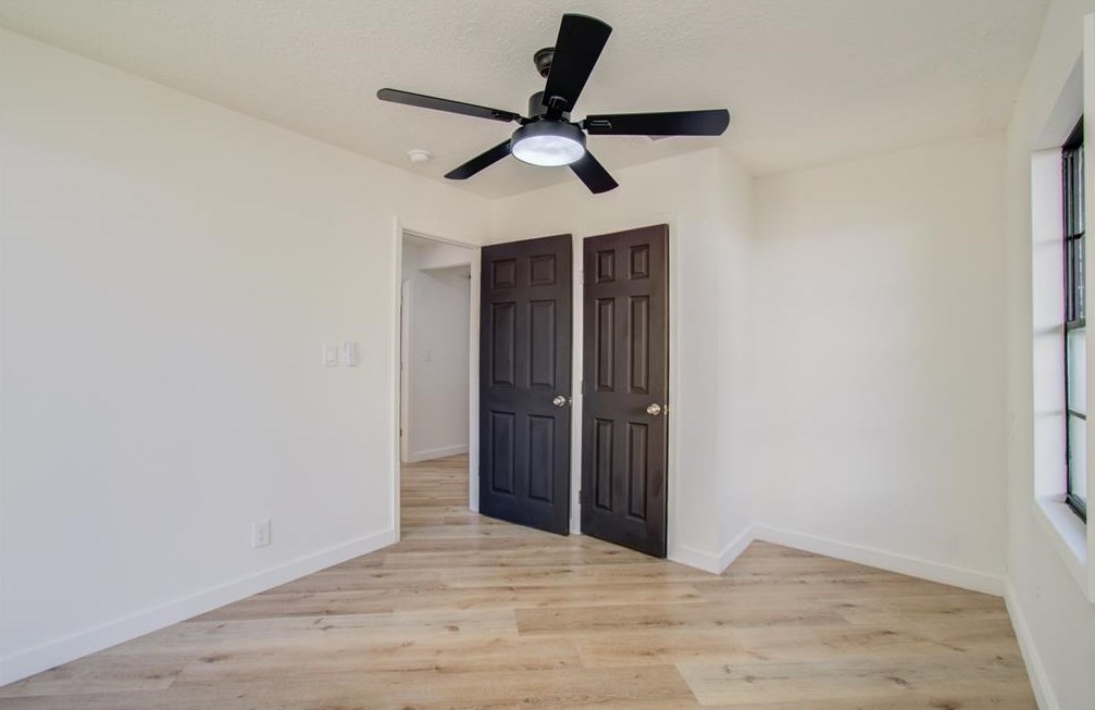7811 Trentway St, Houston TX  77040-6117 exterior