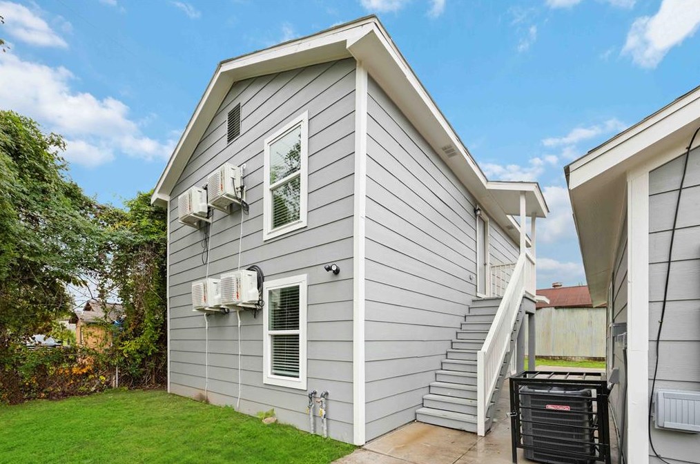 2816 Woodard St #a, Houston, TX 77026