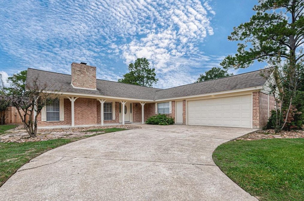 7910 Litchfield Ln, Spring, TX 77379