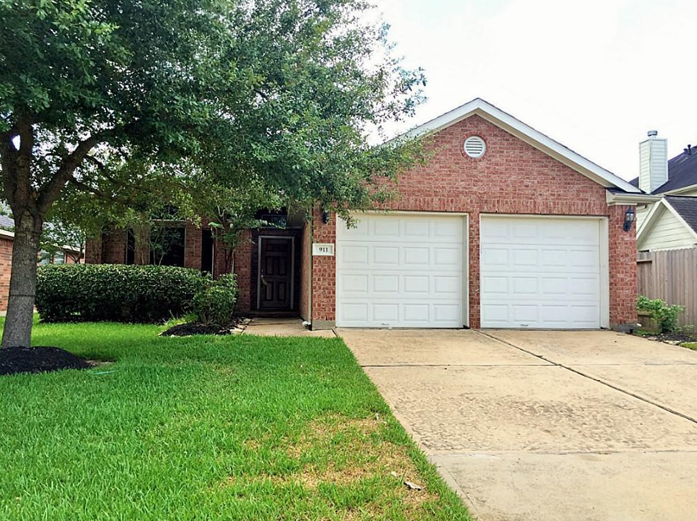 911 Glen Abbey Dr, Katy, TX 77494