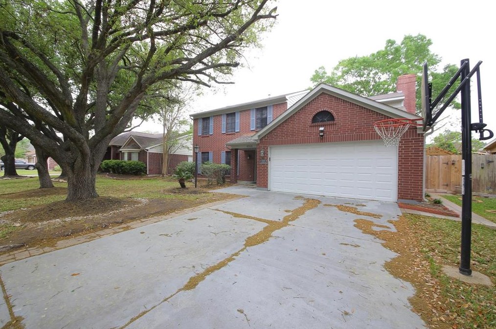 9706 Chiselhurst Dr, Houston, TX 77065