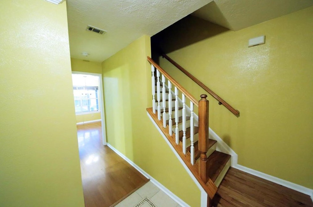 9706 Chiselhurst Dr, Houston TX  77065-5302 exterior