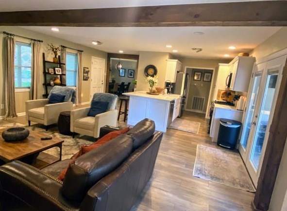 4111 Hill Oak Dr, Houston, TX 77092