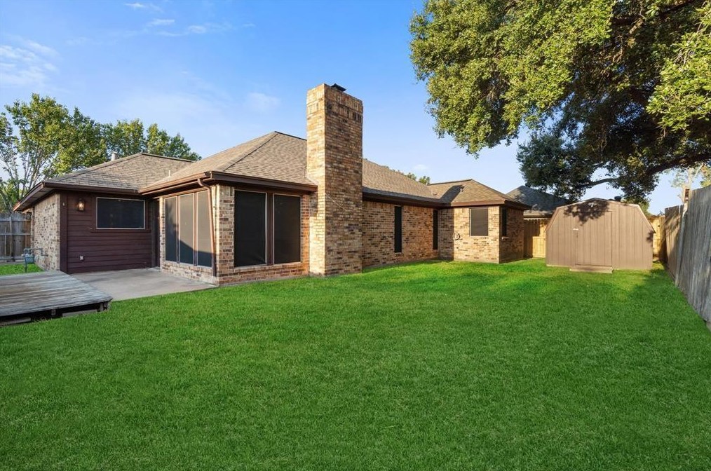 501 Tudor Ct, Deer Park, TX 77536