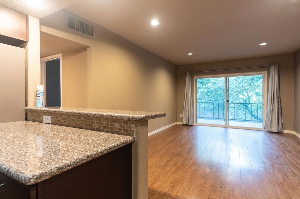 2220 Piney Point Rd, Houston, TX 77063-1436