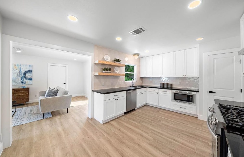 4762 Kinglet St, Houston TX  77035-3025 exterior