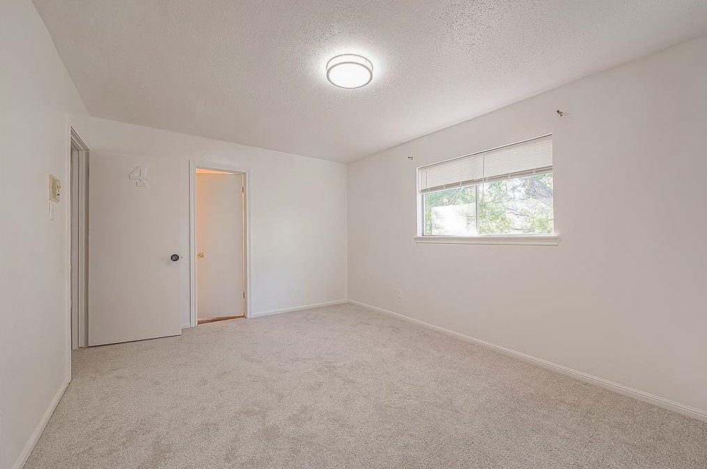 5106 Theall Rd, Houston TX  77066-2314 exterior