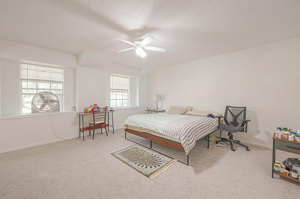 5106 Theall Rd, Houston TX  77066-2314 exterior