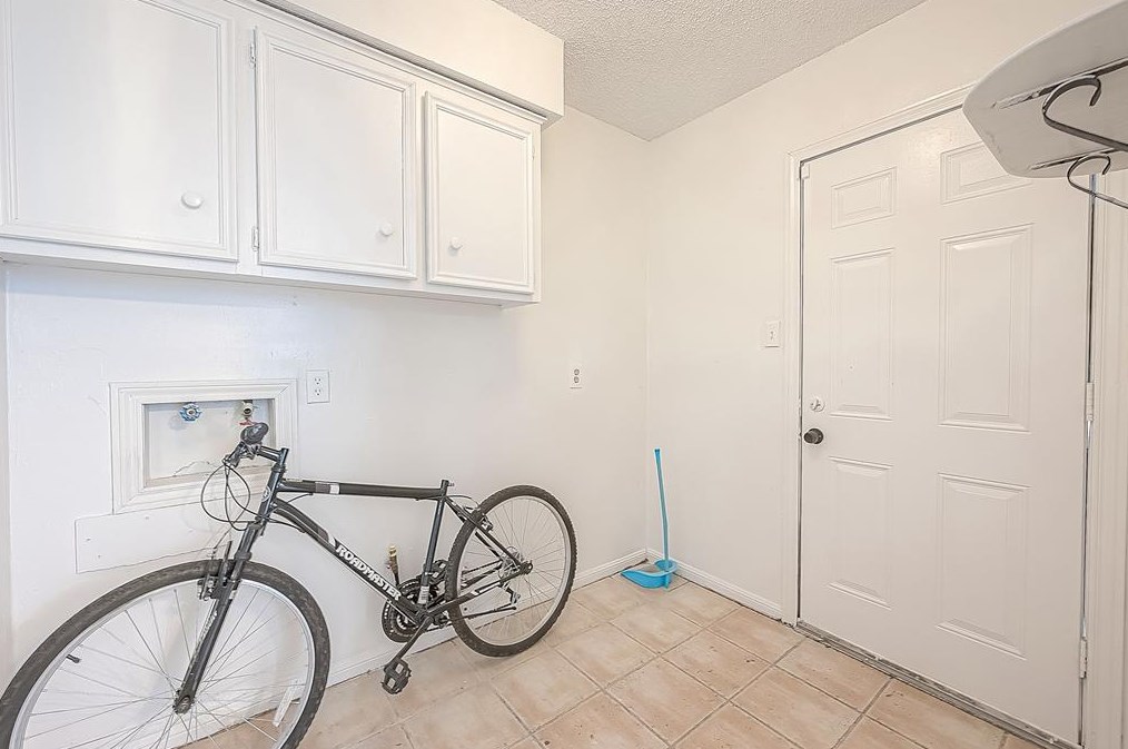 5106 Theall Rd, Houston TX  77066-2314 exterior