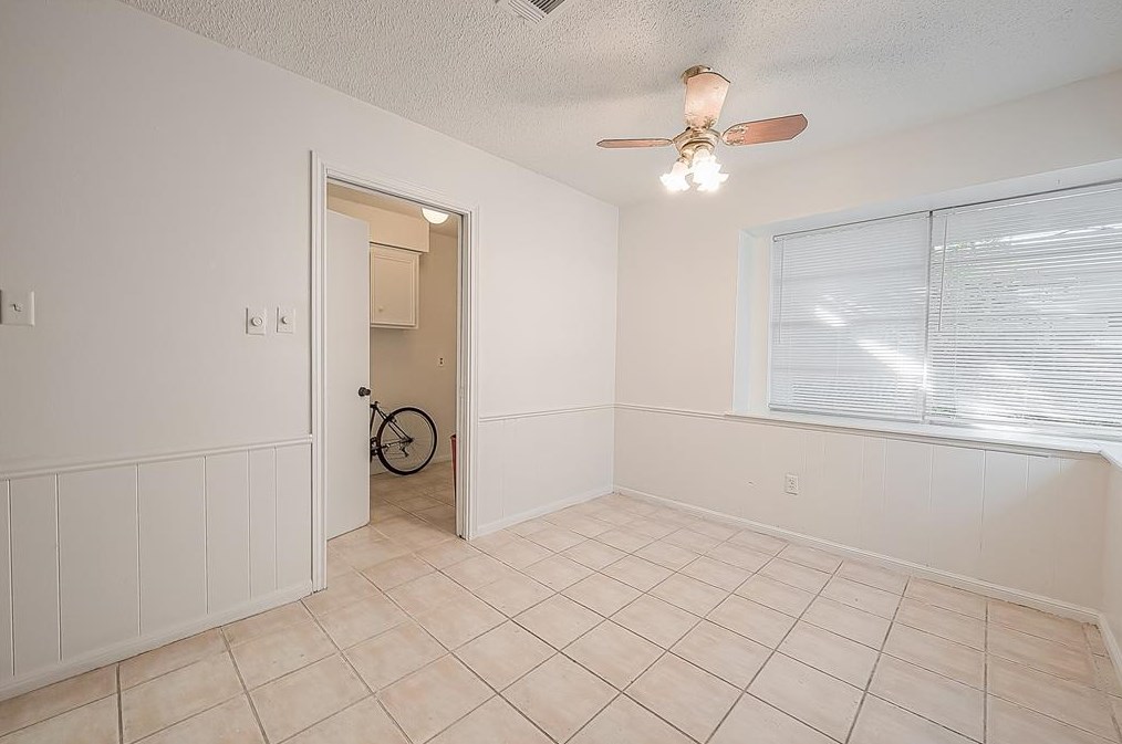 5106 Theall Rd, Houston TX  77066-2314 exterior