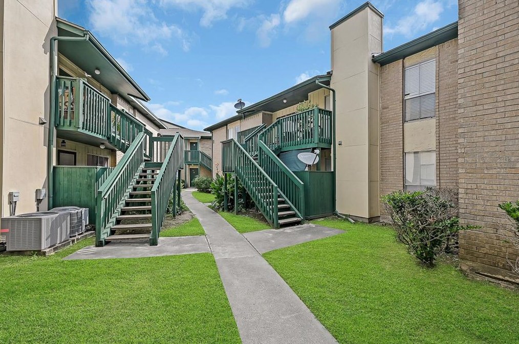 1516 Bay Area Blvd Apt N3, Houston, TX 77058