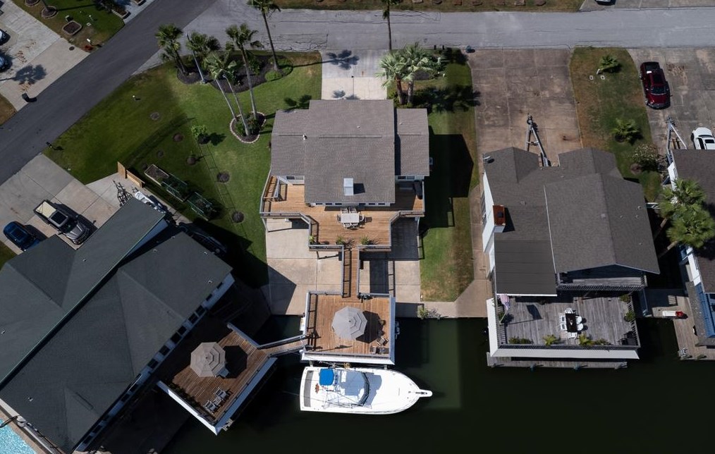 1402 Lotus Dr, Galveston, TX 77554-7125