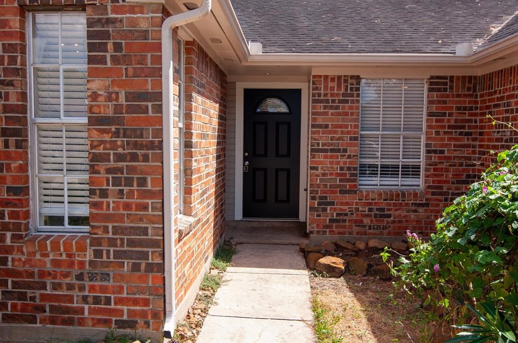 5227 Aberton Ln, Spring TX  77379-6004 exterior