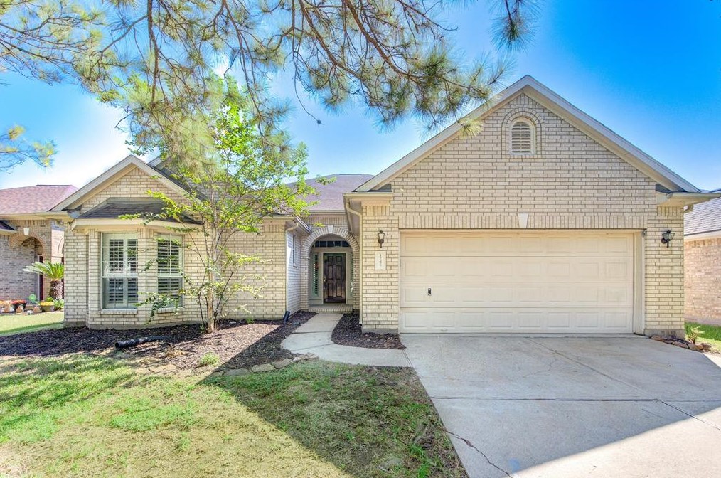 17227 Maple Hollow Dr, Sugar Land, TX 77498-7388