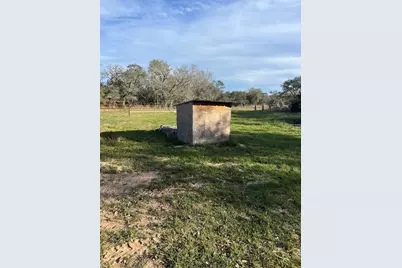 242 Private Road 1068, Hallettsville, TX 77964 - Photo 4