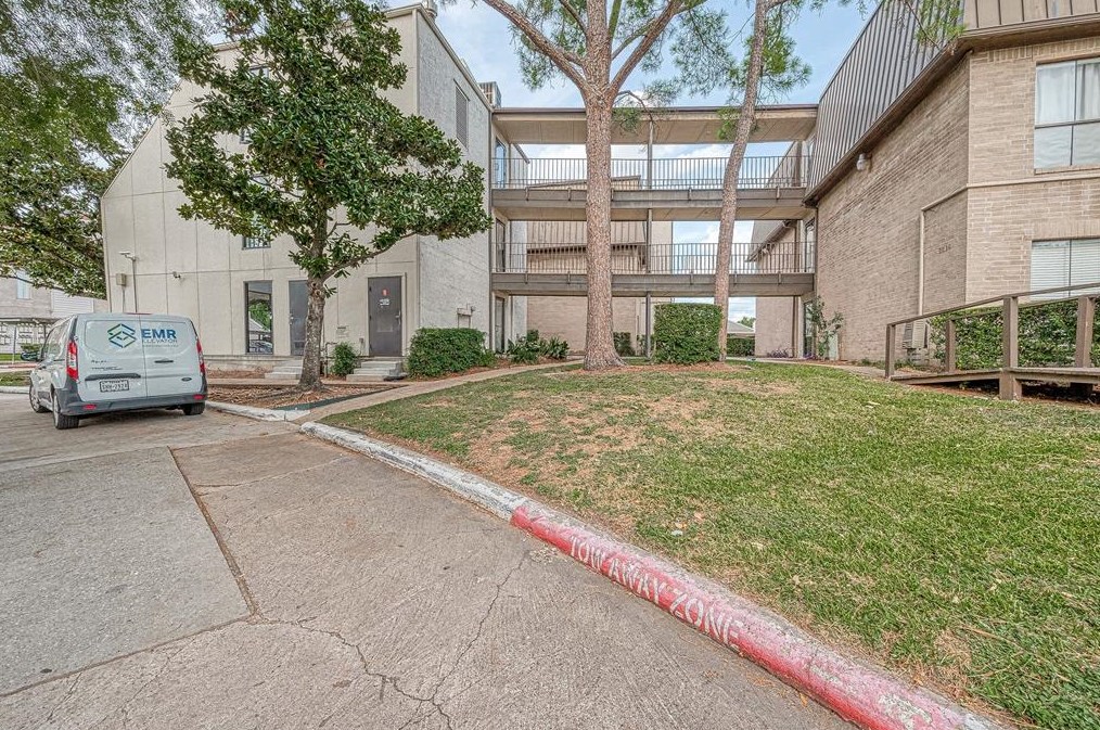 3025 Walnut Bend Ln Apt 23, Houston, TX 77042