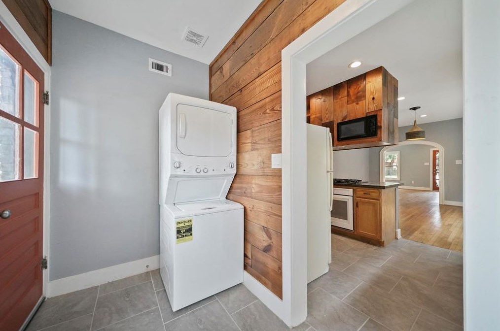 2301 Wentworth, Houston TX  77004-6087 exterior
