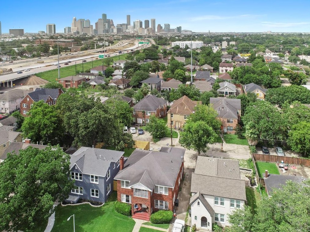 2301 Wentworth St, Houston, TX 77004-6087