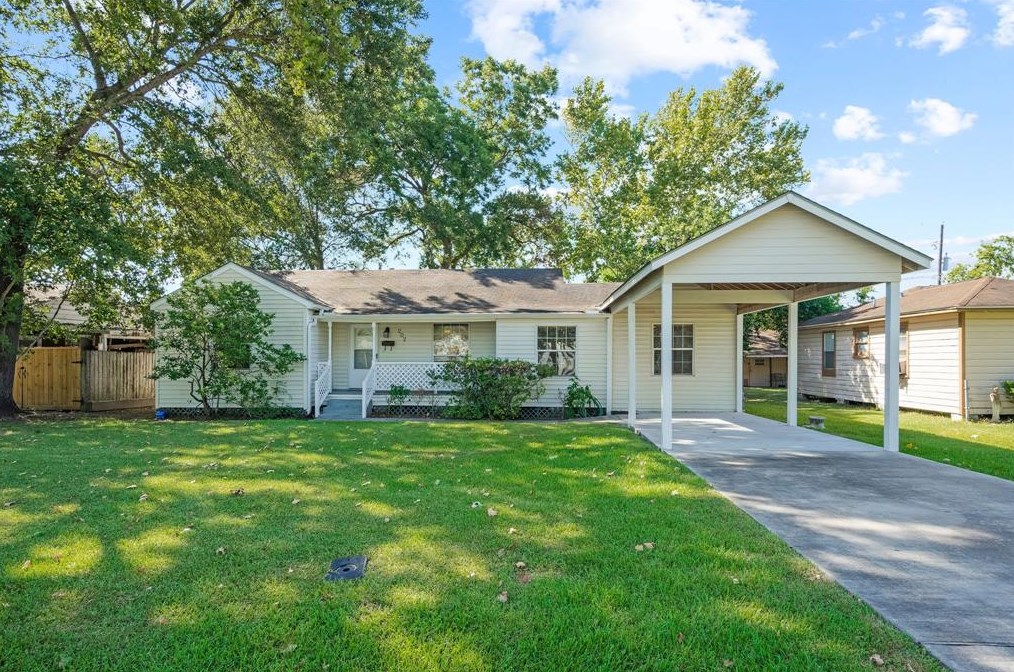 202 Sandgate Rd, Houston, TX 77061-5016