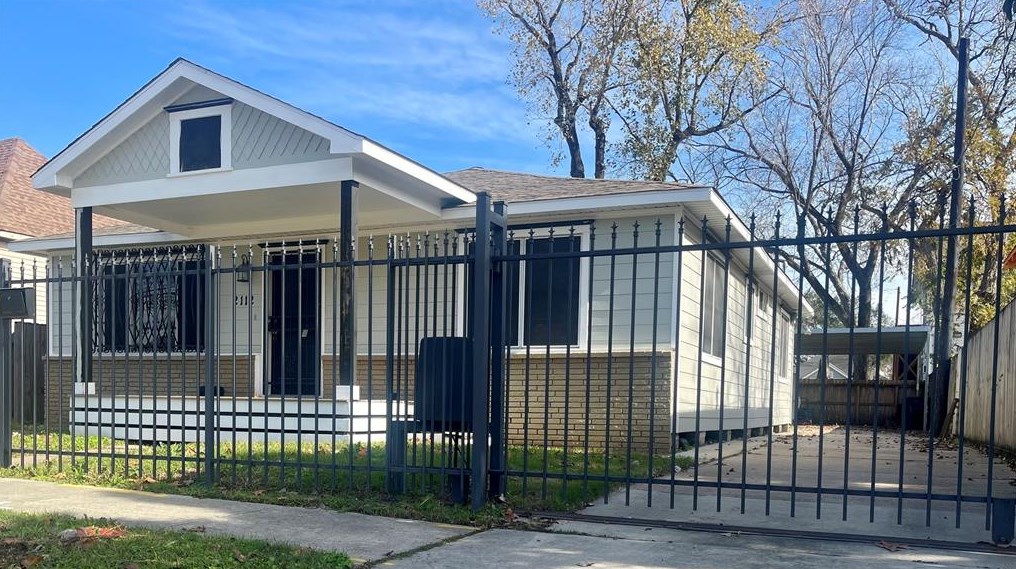 2112 Everett St, Houston, TX 77009