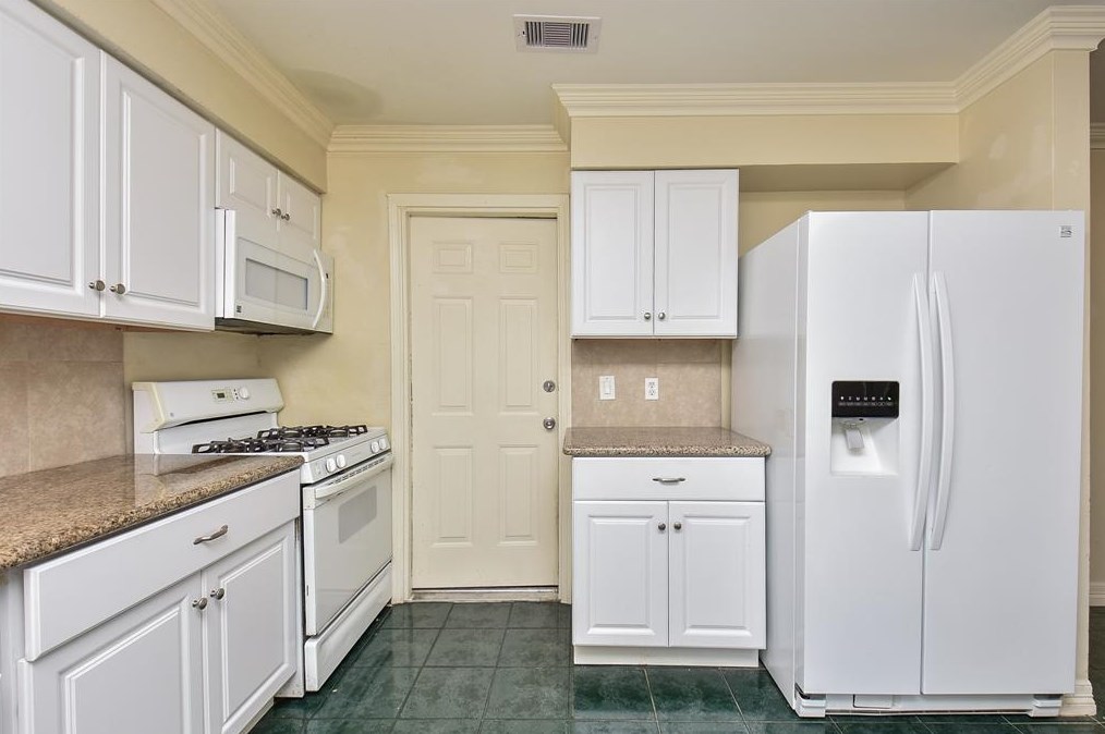 7007 Carvel Ln, Houston TX  77074-4805 exterior