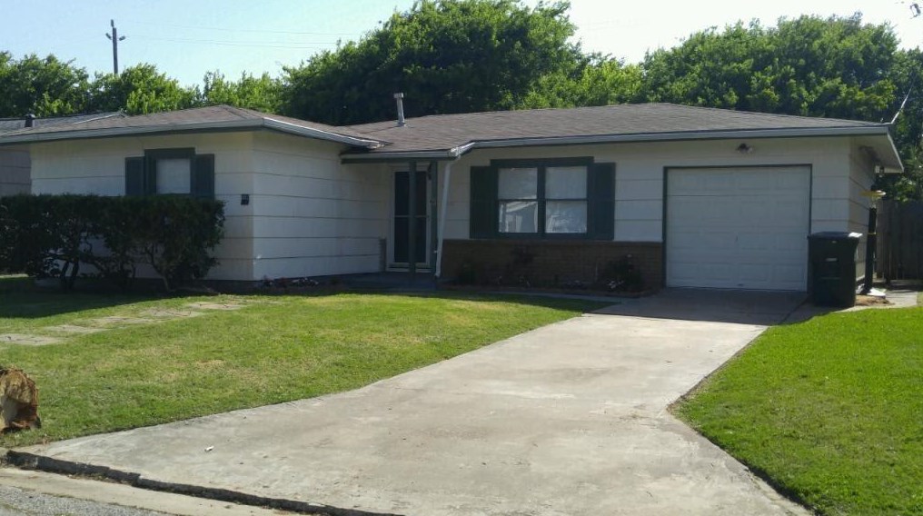 19 Lyncrest Dr, Galveston, TX 77550