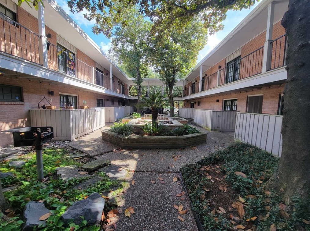 1801 Cortlandt St #5, Houston, TX 77008
