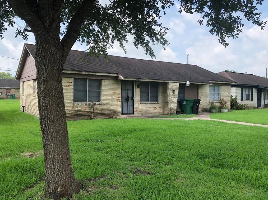 4102 Grassmere St, Houston, TX 77051