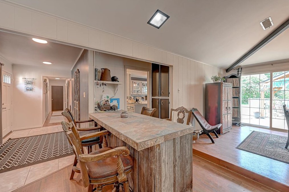 2021 Tupperlake Ln, Bay City TX  77414-7722 exterior