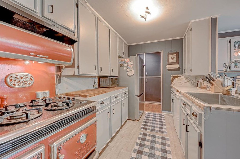 2021 Tupperlake Ln, Bay City TX  77414-7722 exterior