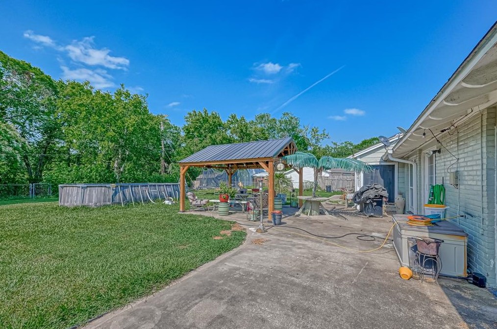 2021 Tupperlake Ln, Bay City TX  77414-7722 exterior