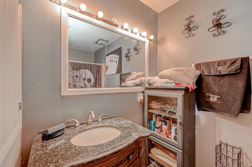 2021 Tupperlake Ln, Bay City TX  77414-7722 exterior