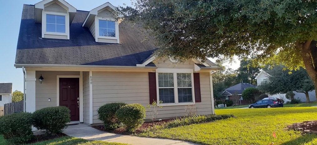 800 Belvedere Dr, Conroe, TX 77301