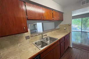 2822 S Bartell Dr, Houston, TX 77054 - Photo 8