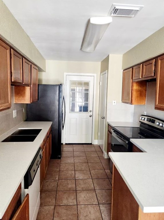 6319 Pouter Dr, Houston TX  77083-1813 exterior