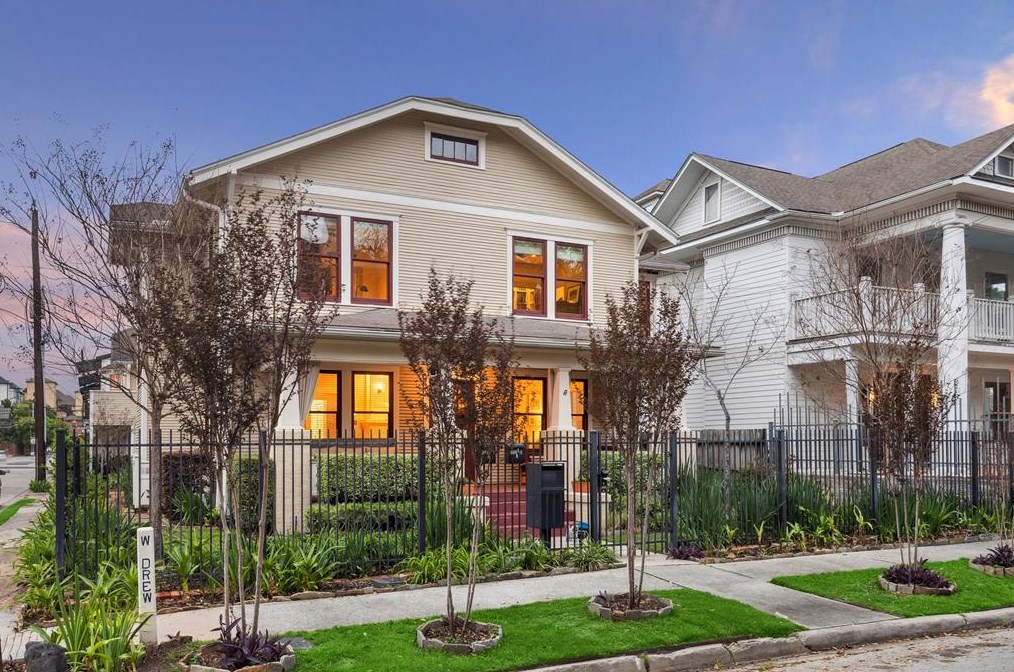 308 Drew St, Houston, TX 77006-2006