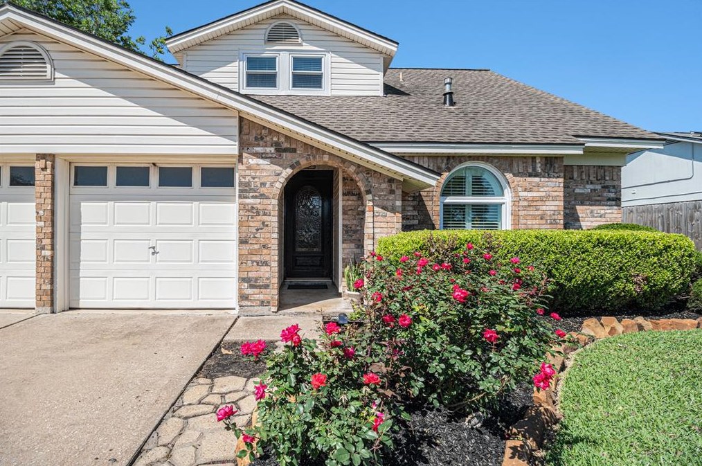 3902 Willowview Dr, Pasadena, TX 77504-3042