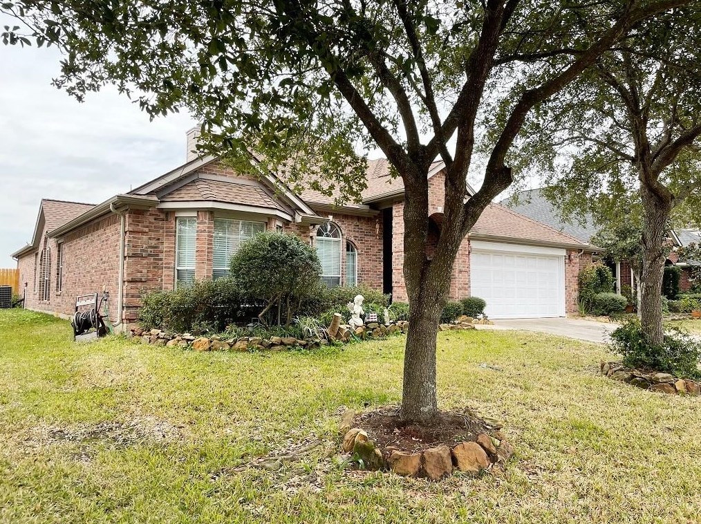 2910 Sandleigh Dr, Spring, TX 77388-3175