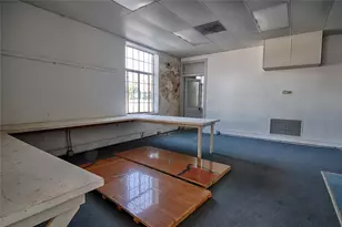 702 Upton Ave, Schulenburg, TX 78956 - Photo 12