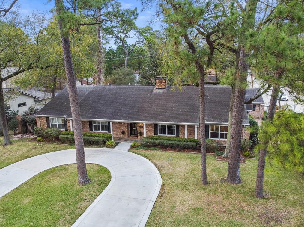 9302 Oakford Ct, Houston, TX 77024-3615